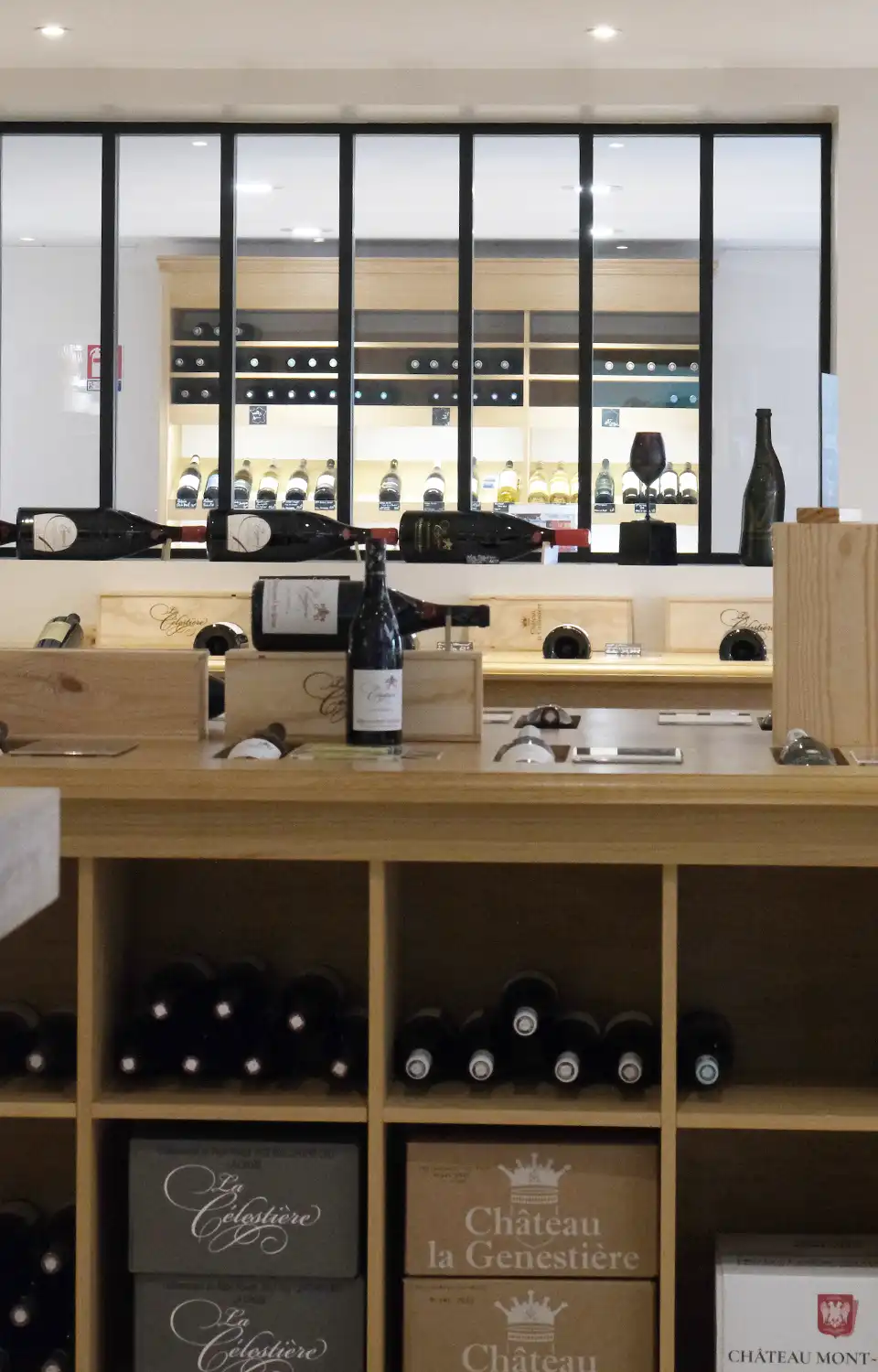 bouteilles-maison-des-viins maison des vins saint laurent des arbres